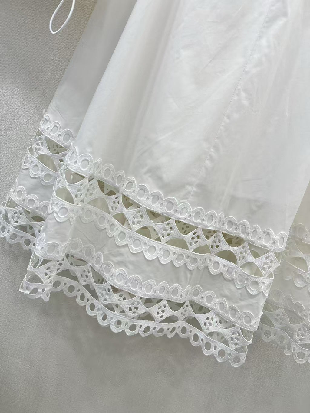 25 costumes creux à fleurs hydrosolubles à revers du début du printemps