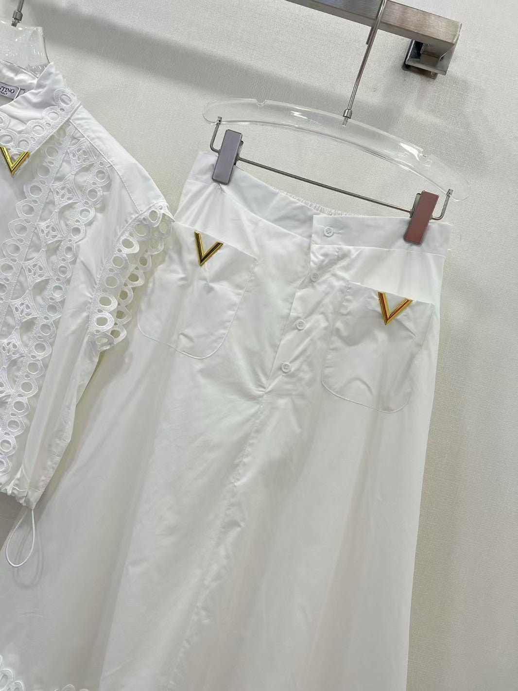 25 costumes creux à fleurs hydrosolubles à revers du début du printemps