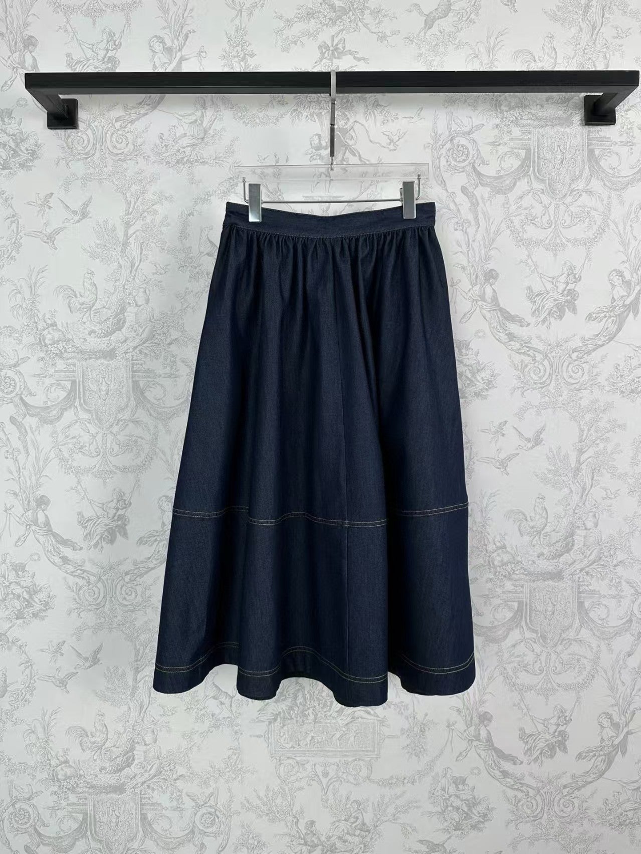 25 Jupe longue évasée en jean tendance pour le début du printemps