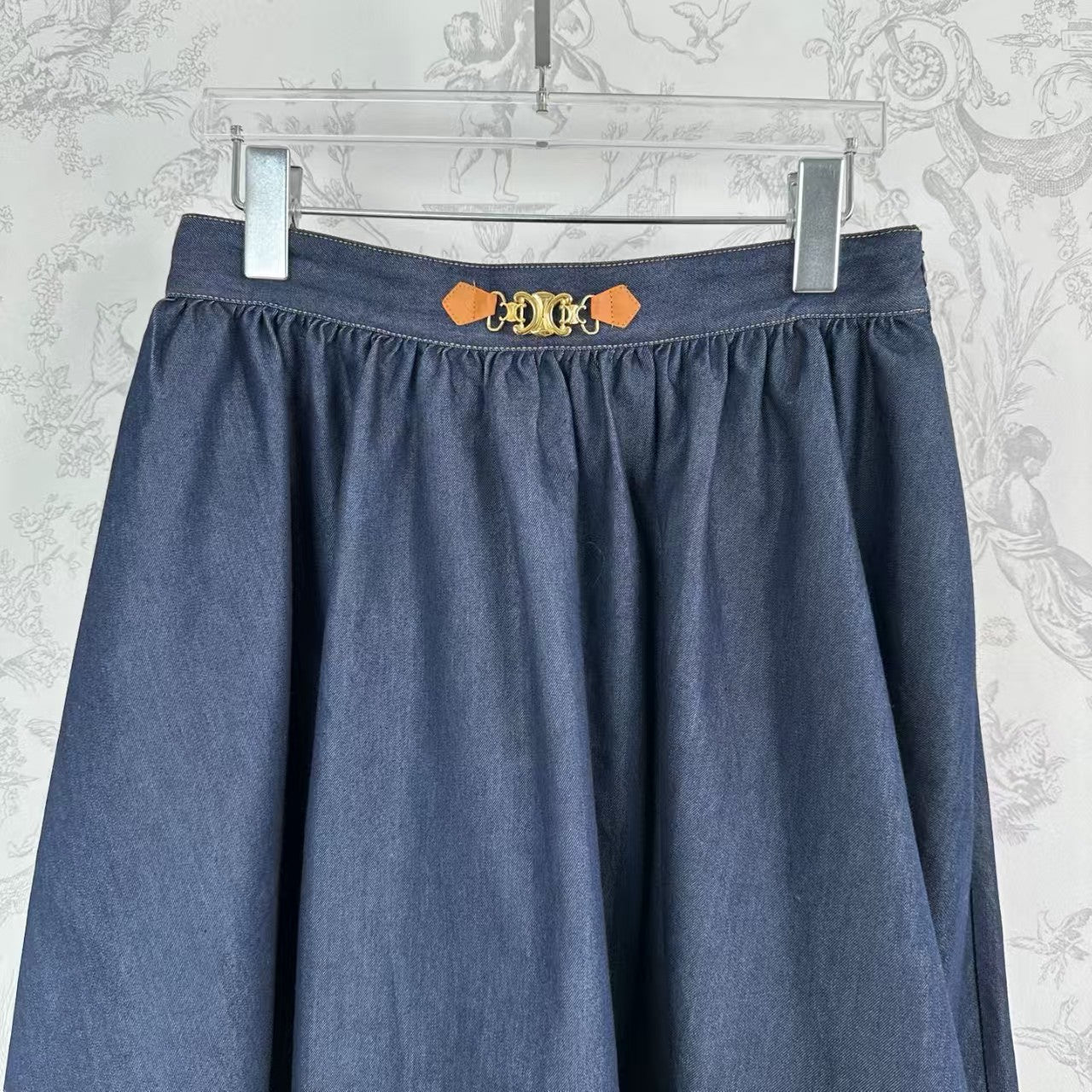 25 Jupe longue évasée en jean tendance pour le début du printemps