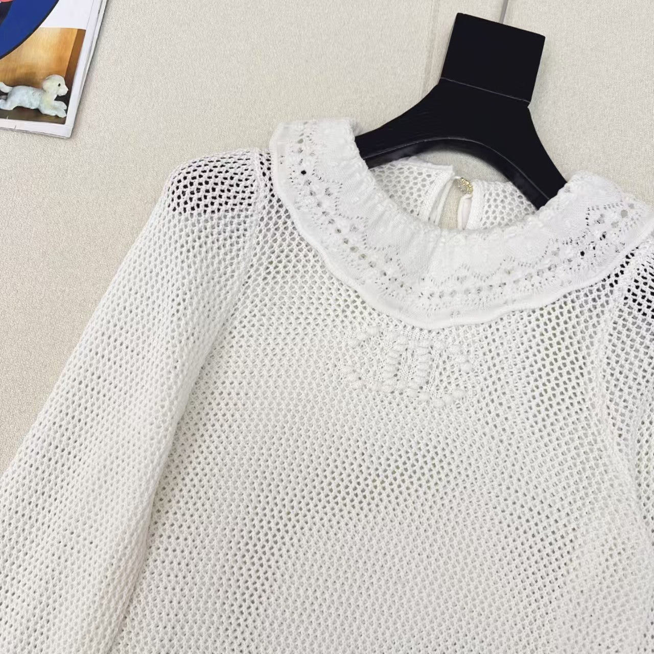 Cardigan en tricot à col en dentelle et volants de début de printemps