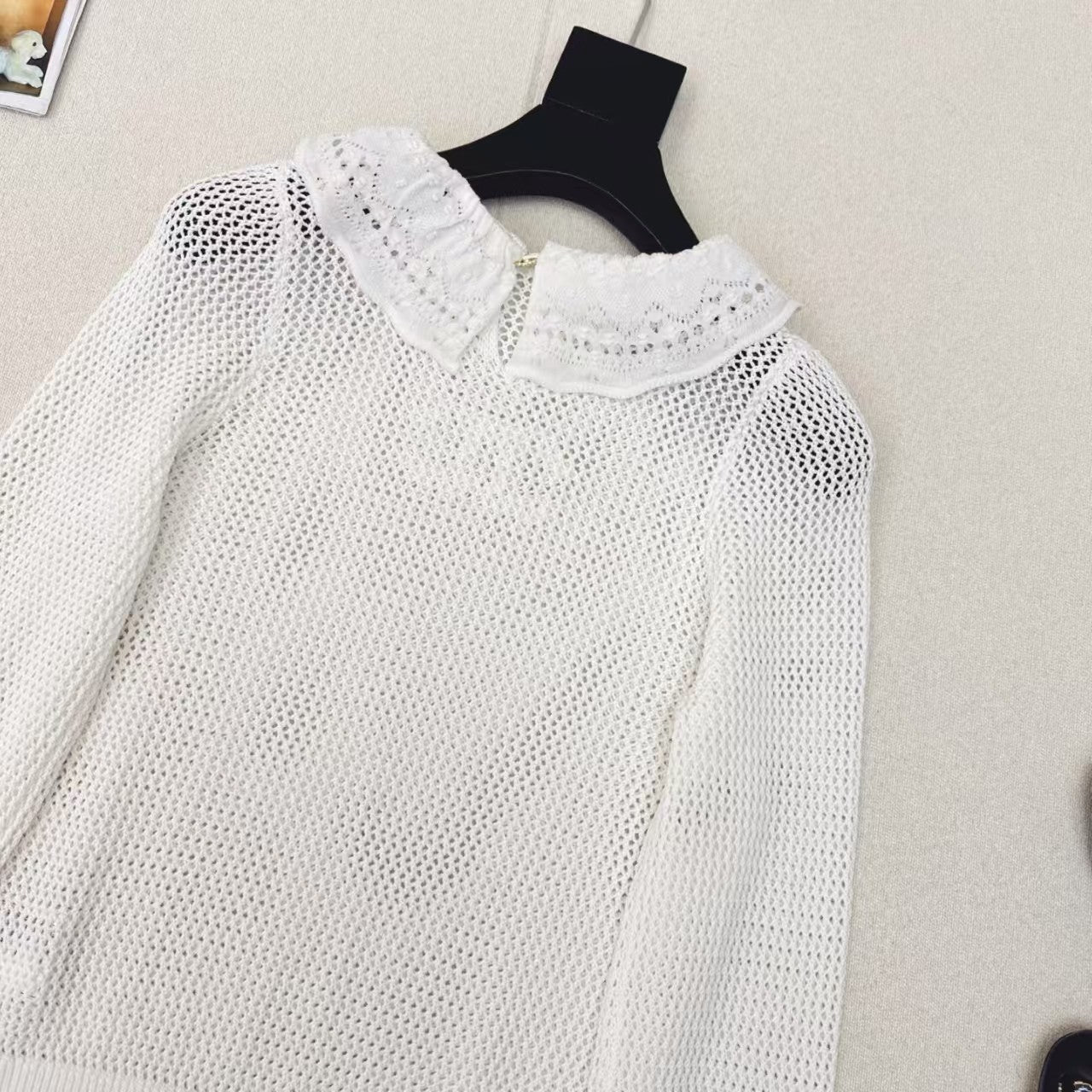 Cardigan en tricot à col en dentelle et volants de début de printemps