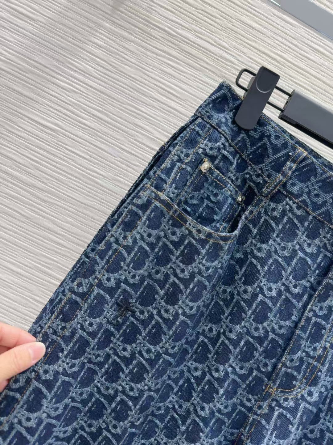 Jupe en jean super tendance 25SS