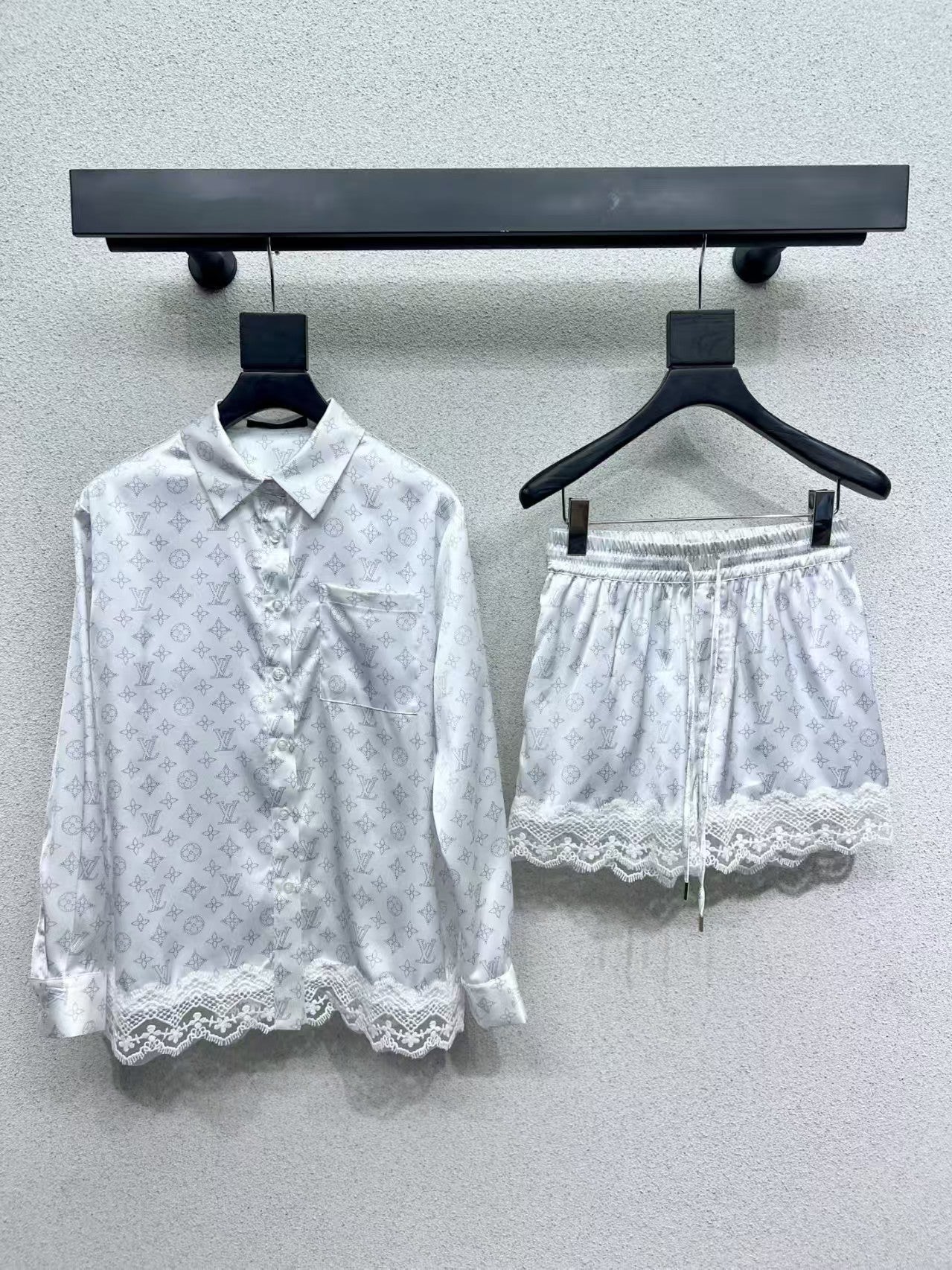 Chemise à fleurs 25ss, costume élégant