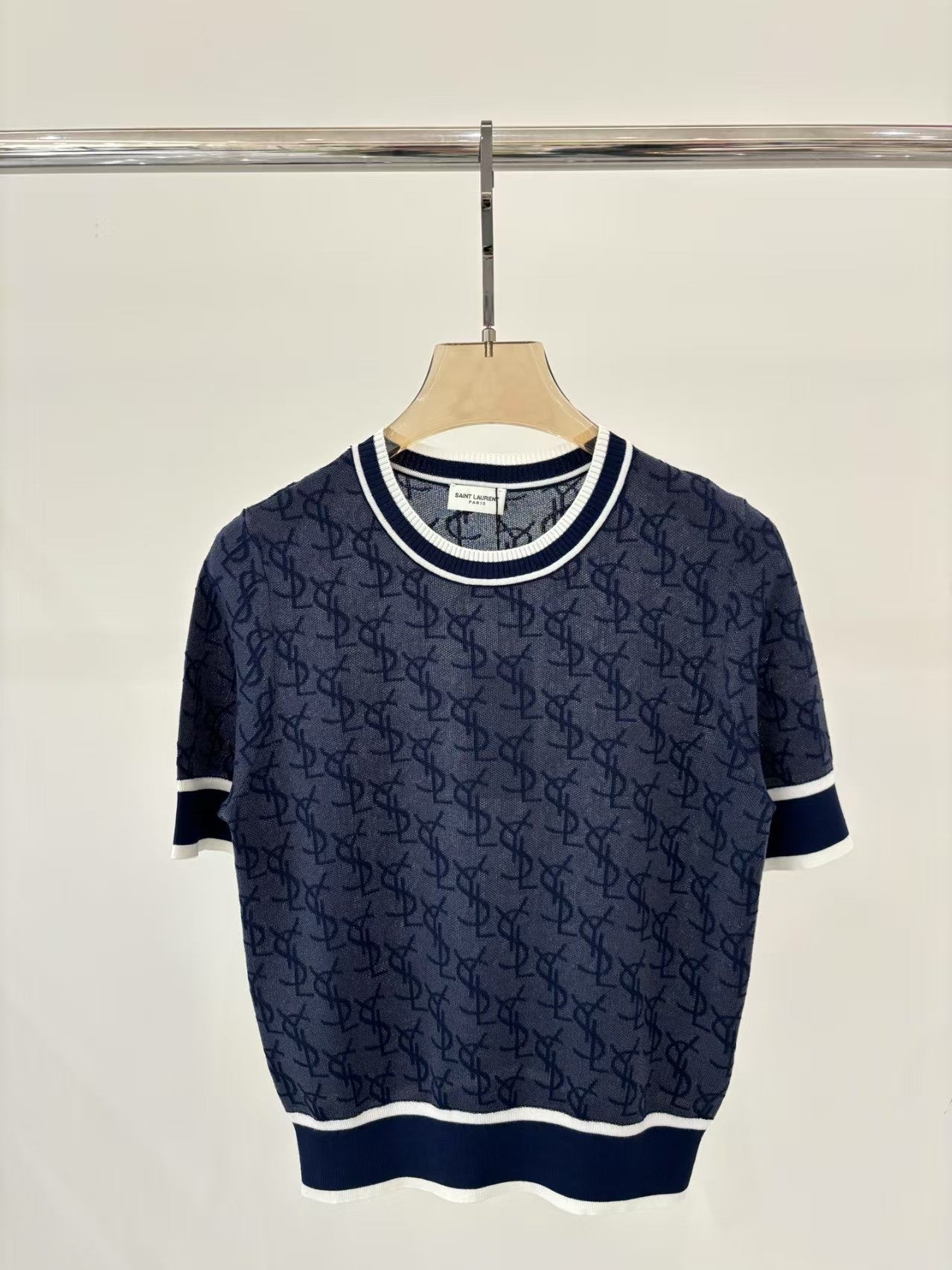 T-shirt tricoté à imprimé jacquard avec logo 25 lettres