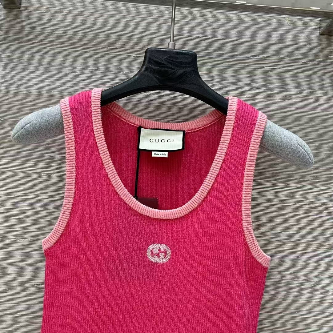 25 gilets tricotés brodés vintage