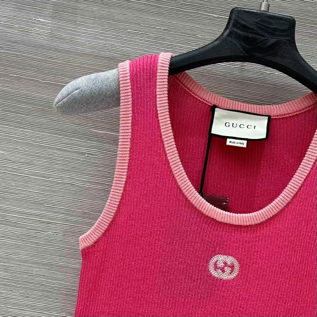 25 gilets tricotés brodés vintage