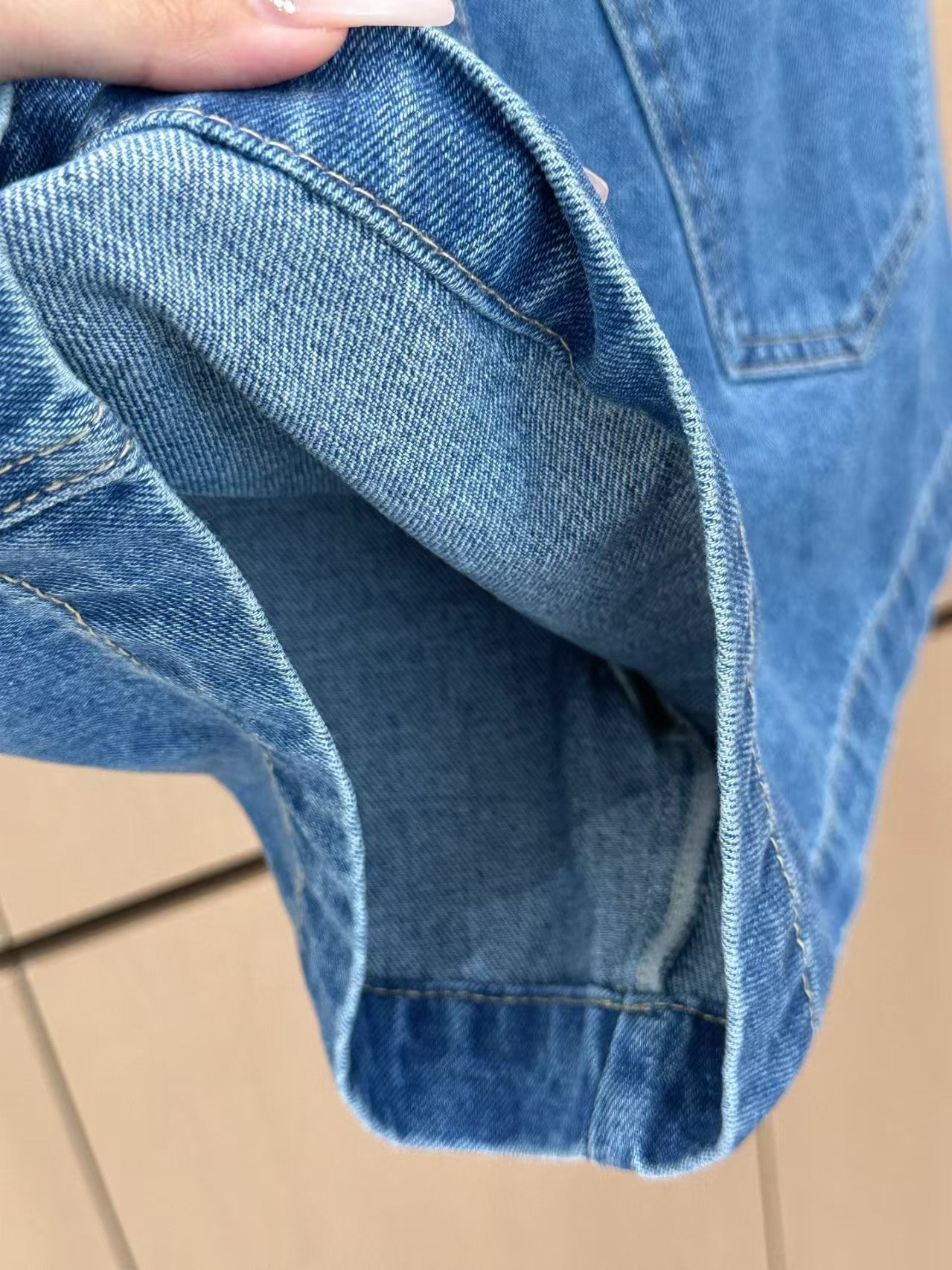 Robuste Jeansshorts mit Knöpfen
