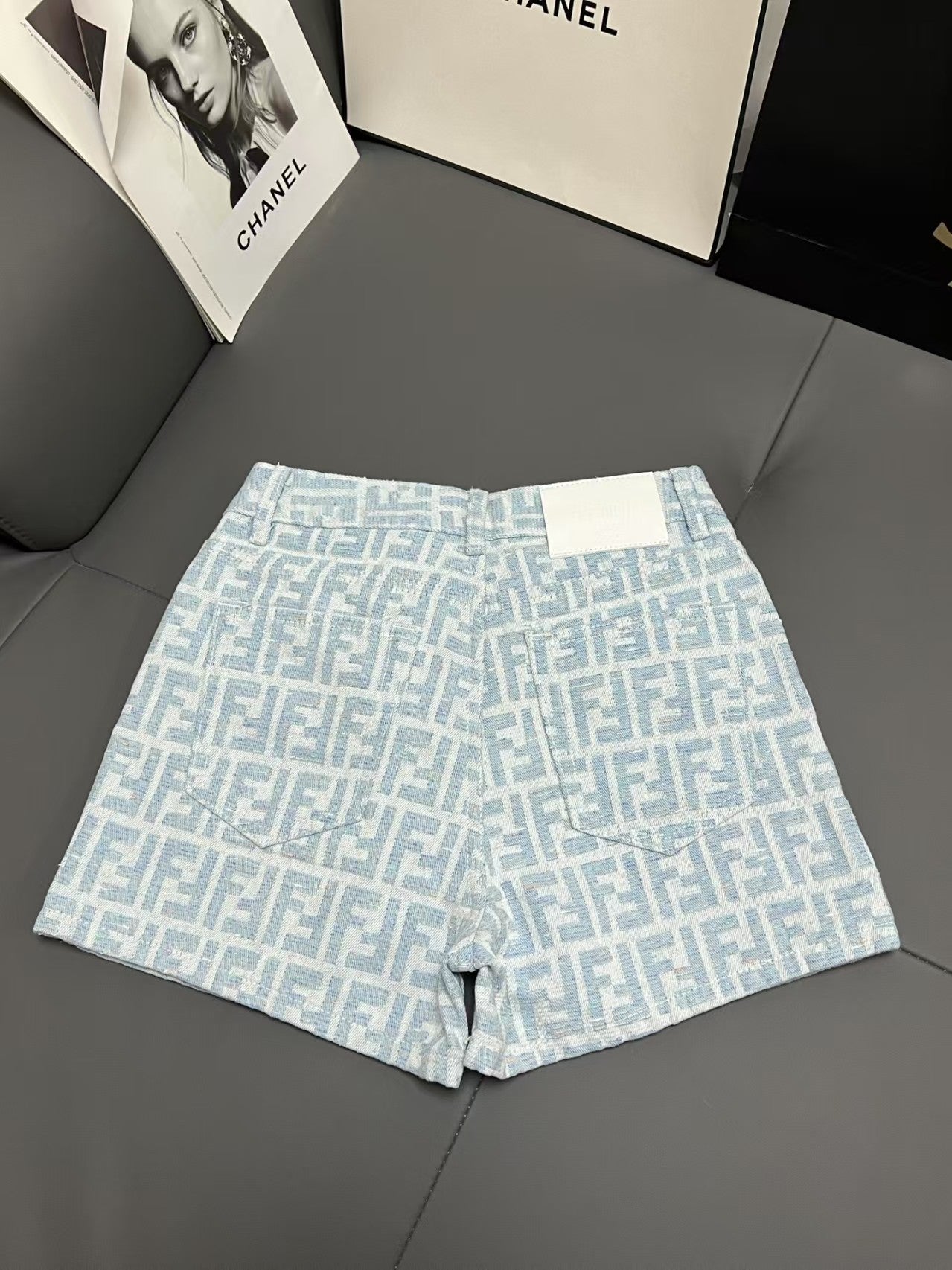 short jacquard imprimé all over