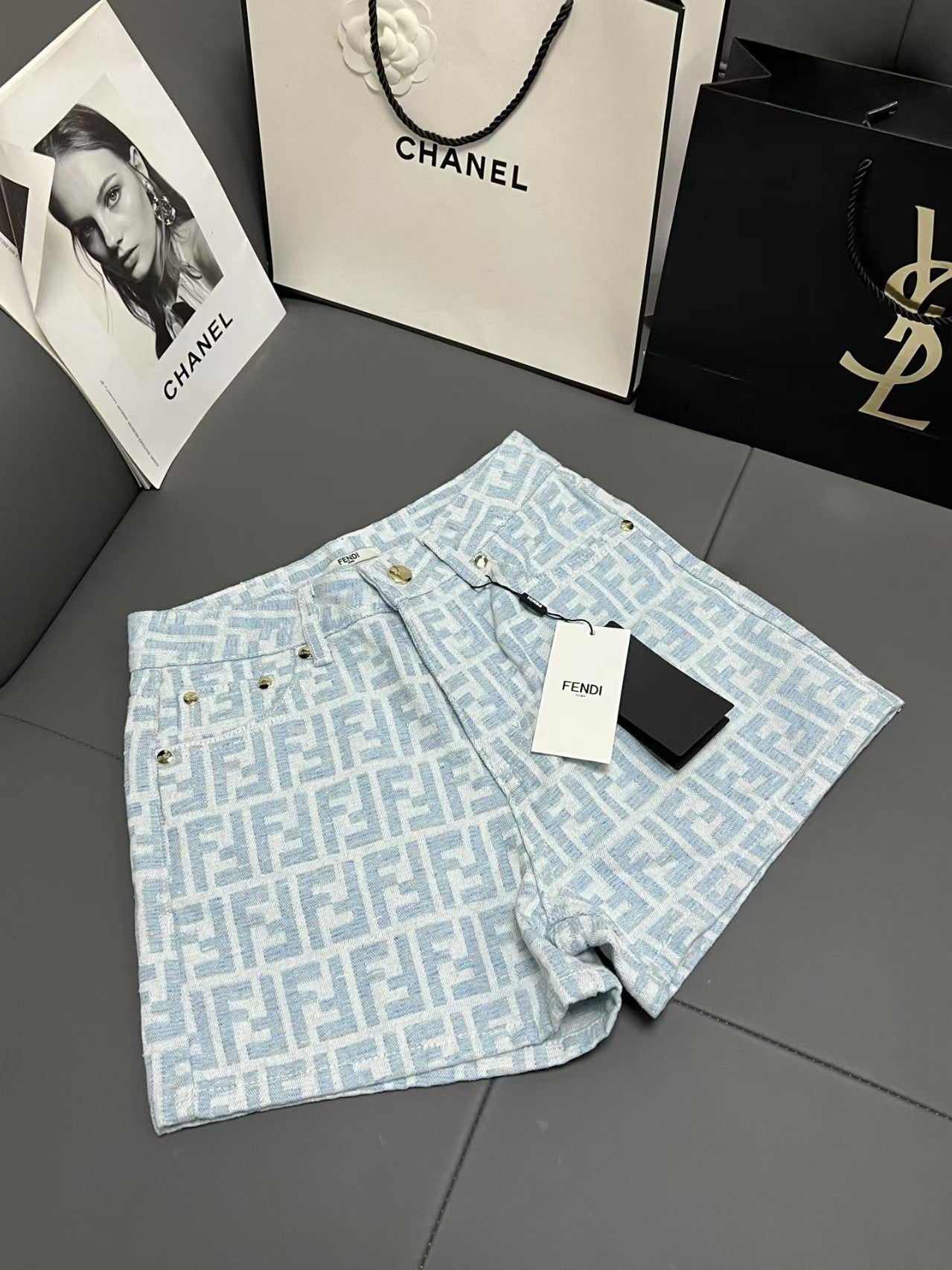 short jacquard imprimé all over