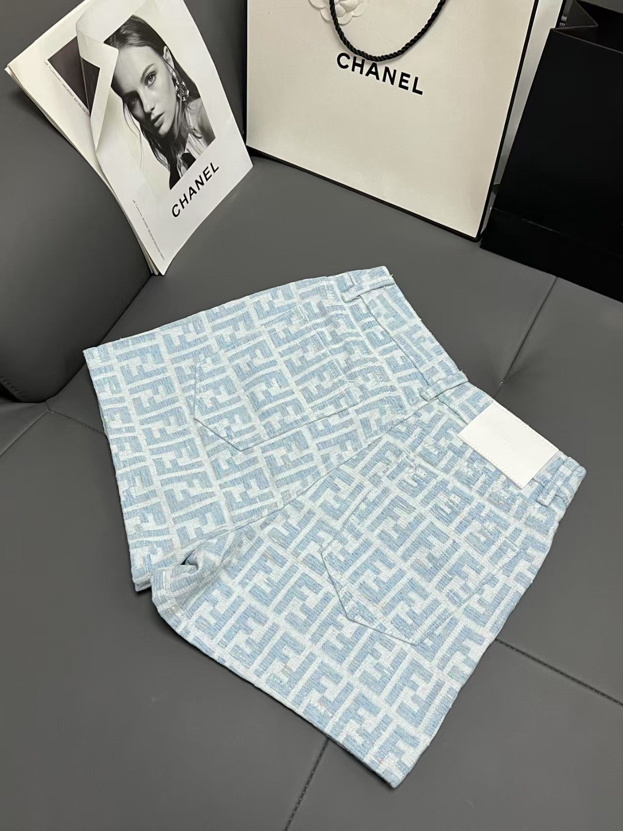 short jacquard imprimé all over