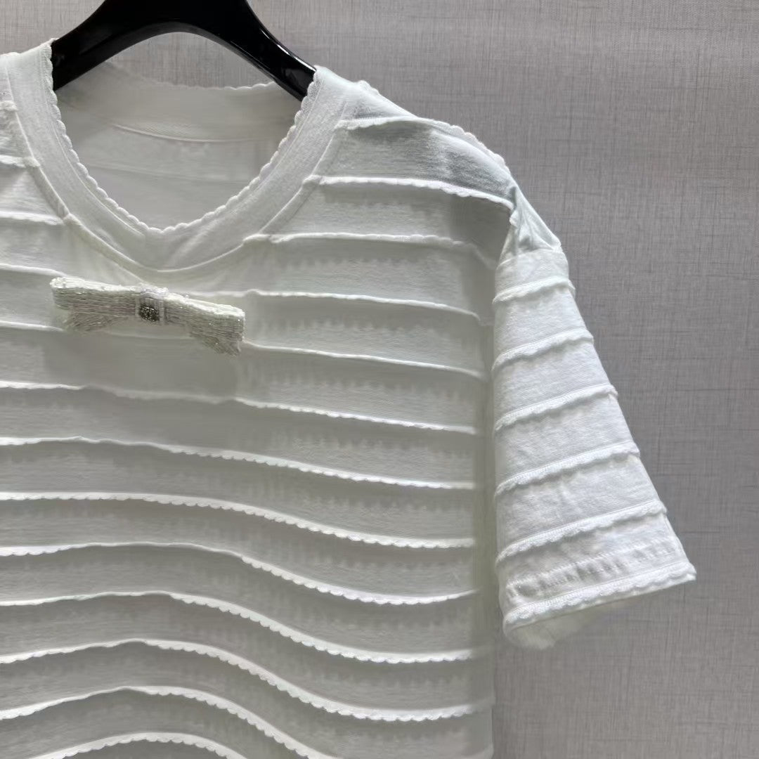 T-shirt à manches courtes avec nœud perlé