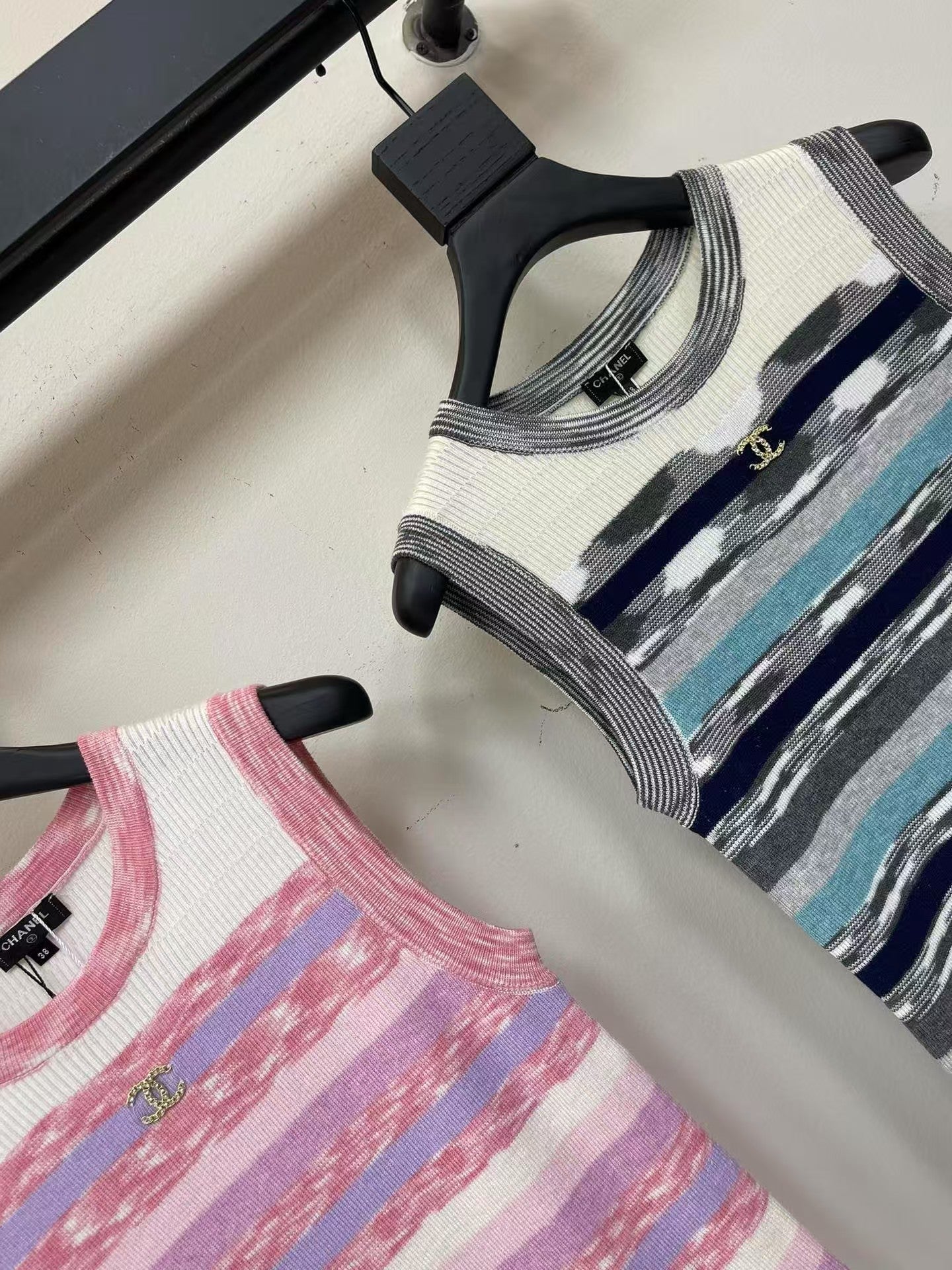 Gestreifte Strickweste