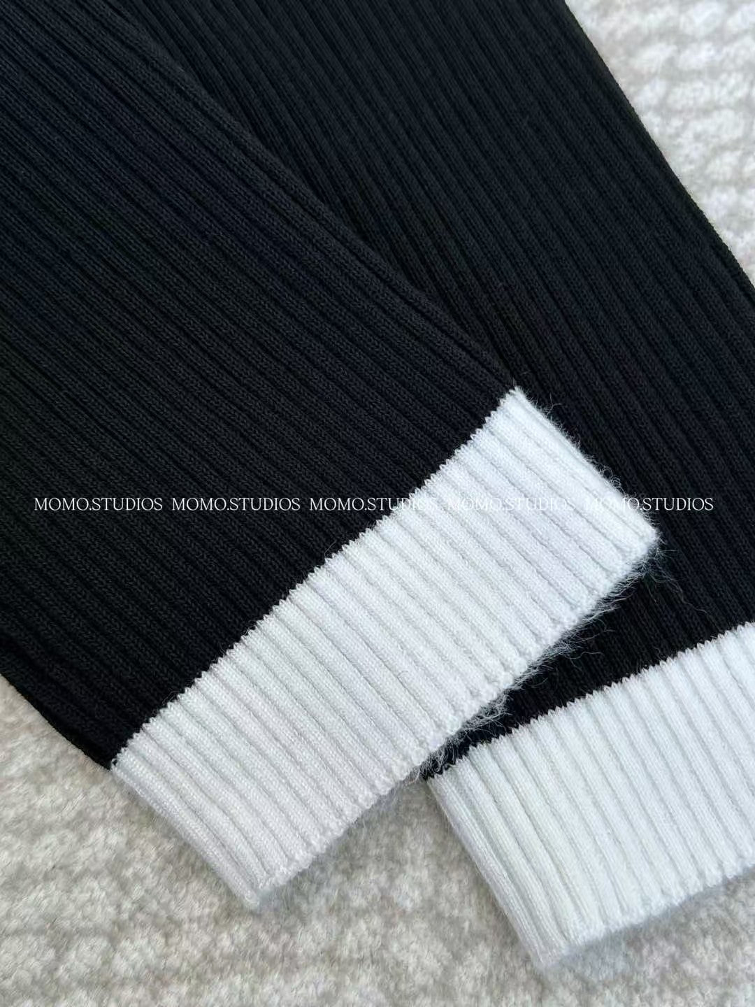 Häkel-Strickoberteil mit Kapuze und Ellenbogenärmeln