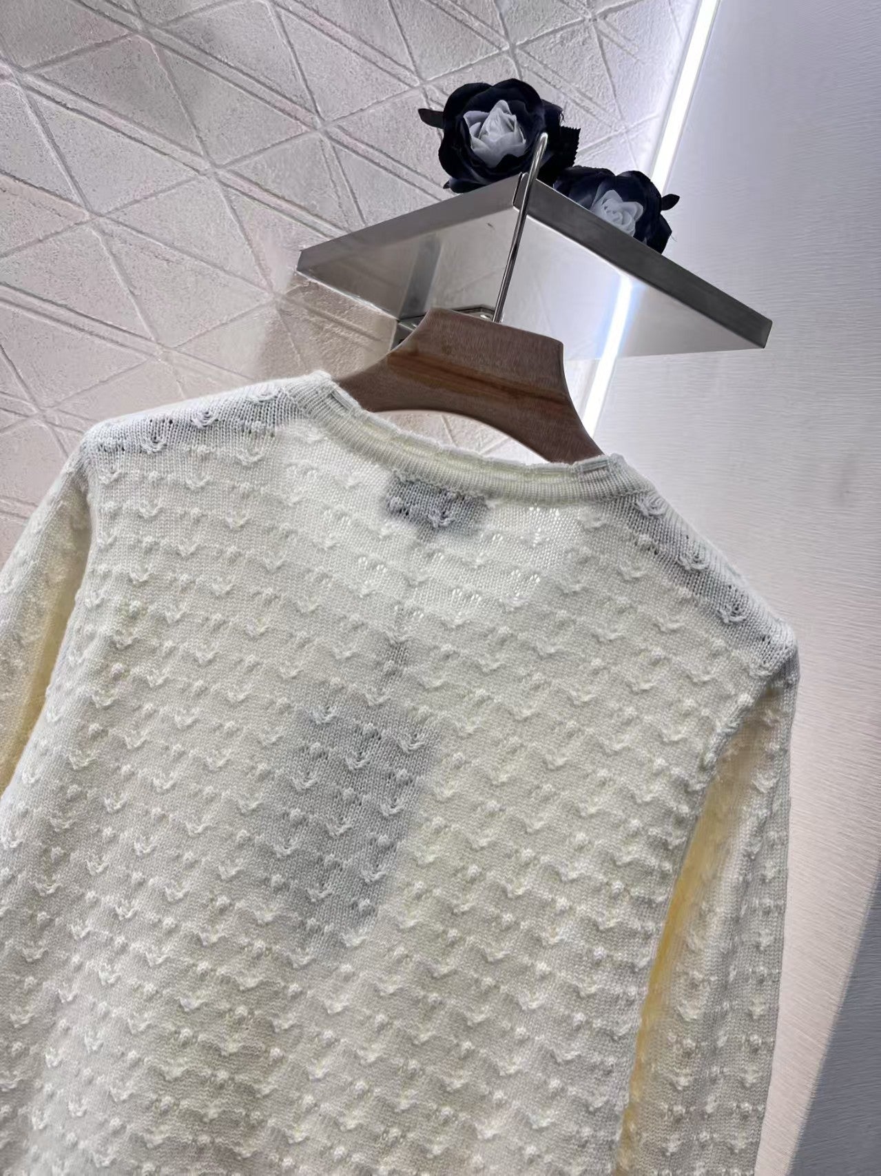 Strickjacke mit Rundhalsausschnitt und Zopfmuster