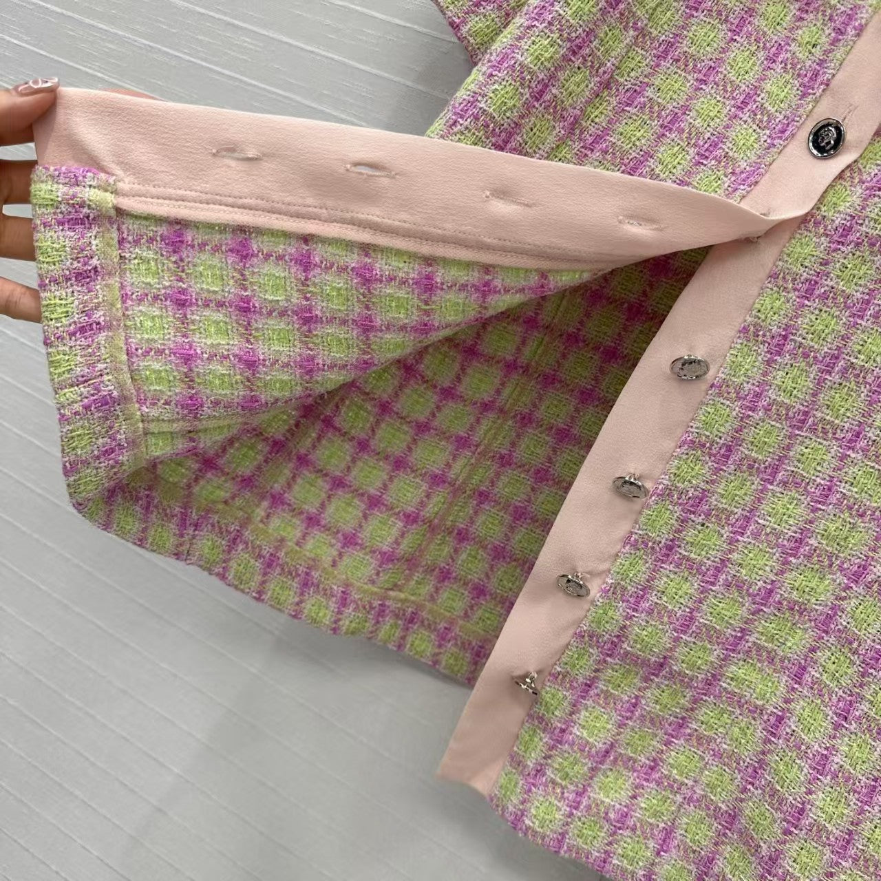 Seidenoberteil mit kurzen Ärmeln und Babydoll-Kragen