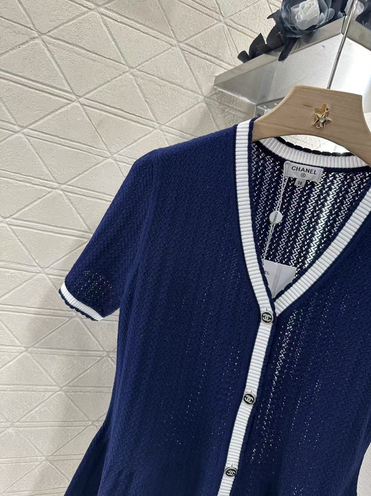 Cardigan en maille contrastée en queue de poisson