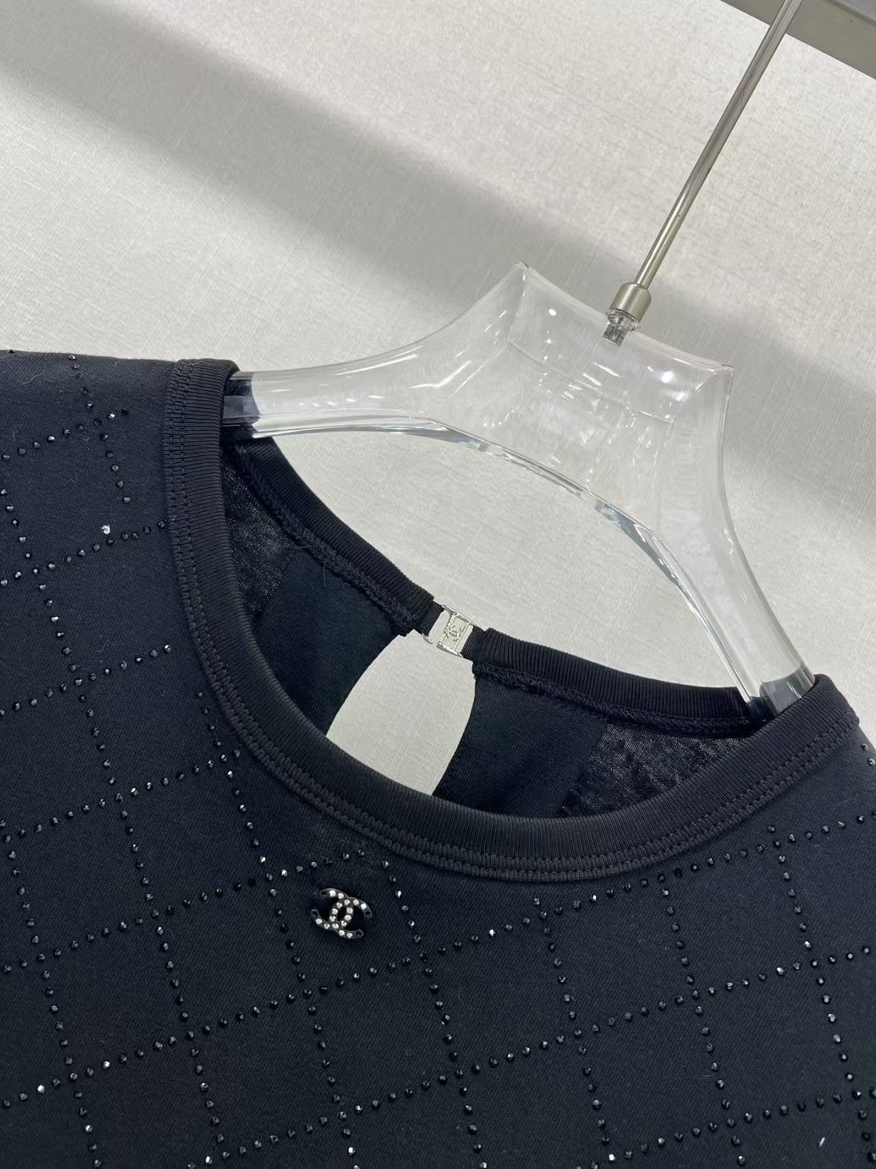 T-shirt dos nu robuste 25ss percé à chaud