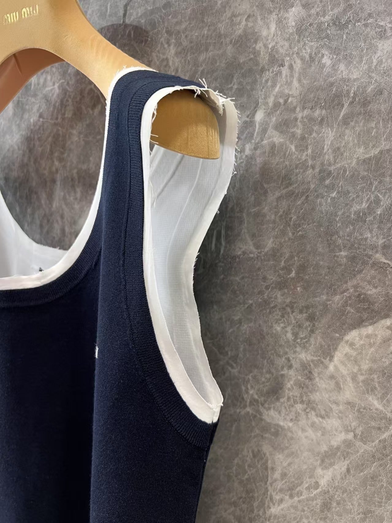 Mini-Westenkleid aus Jacquard-Strick