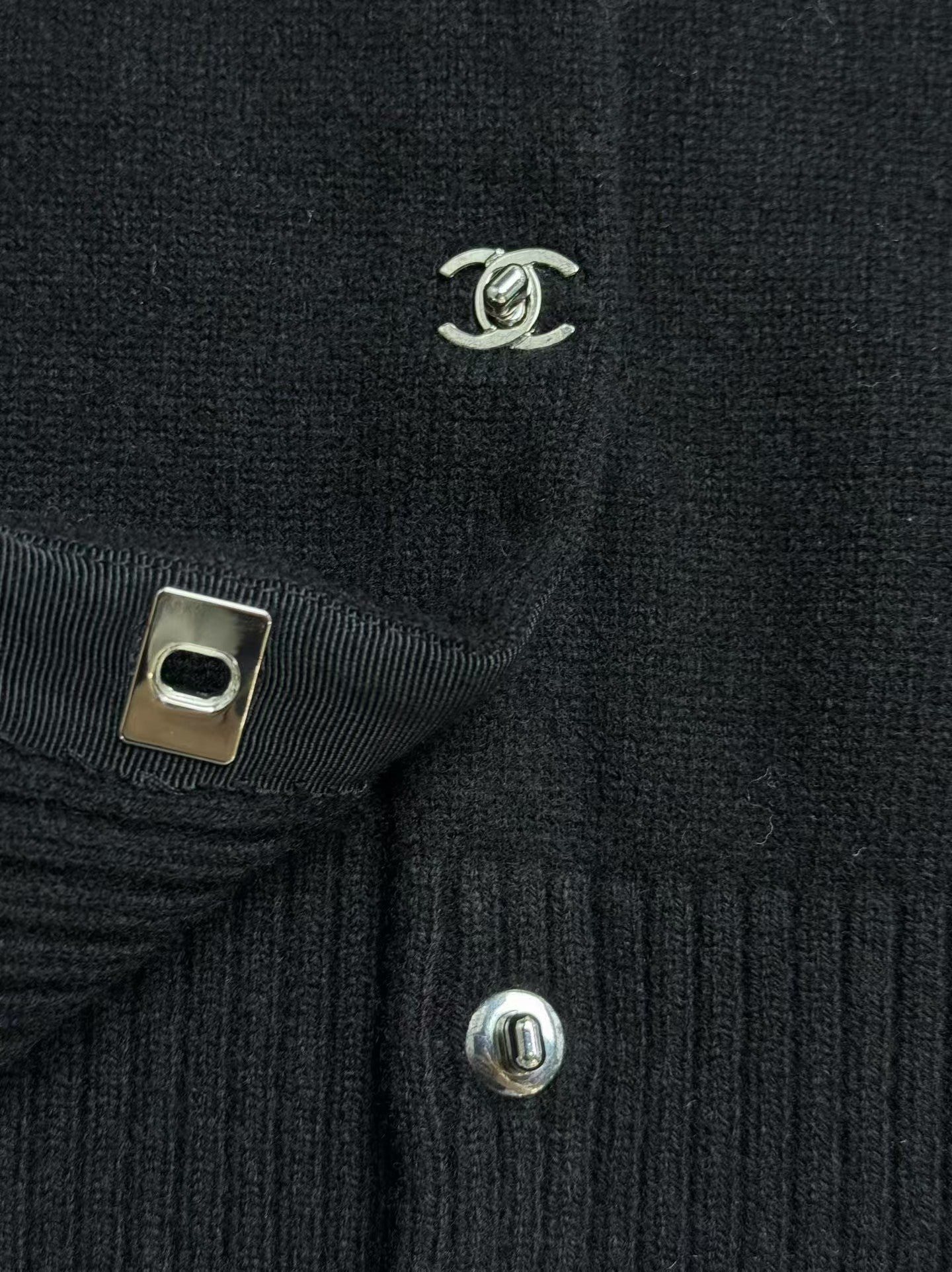 Kaschmir-Cardigan mit Schultütenknopf