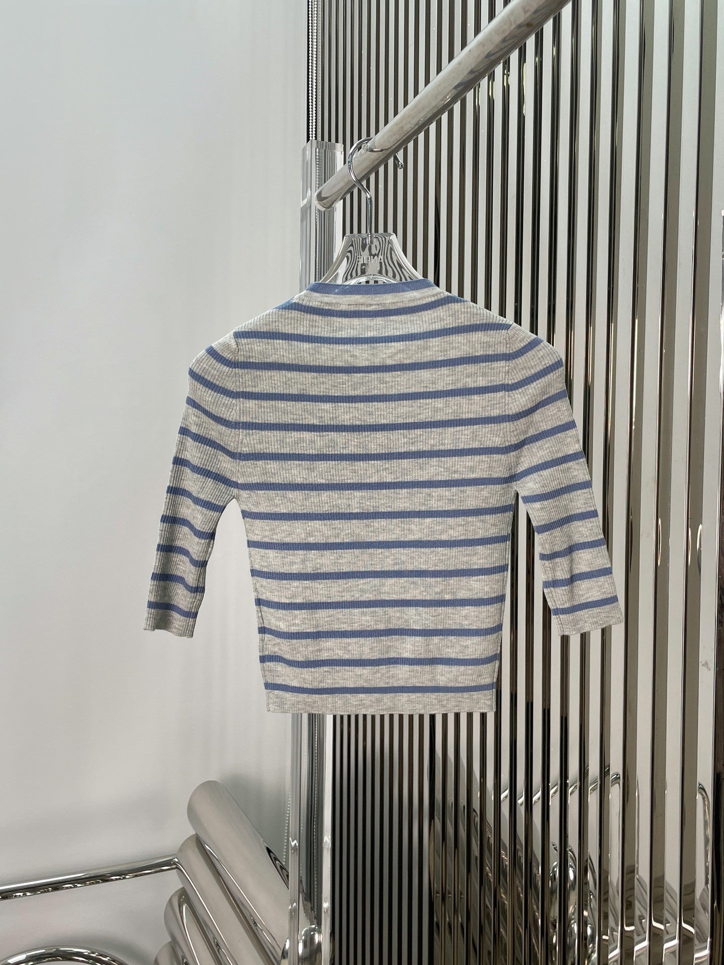 25NEW Haut rayé à manches courtes en tricot