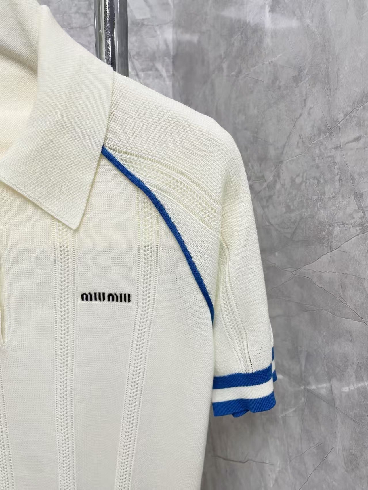 MM white knitted short-sleeved shirt