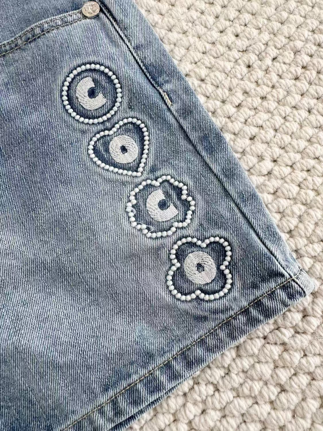 Short en jean brodé Coco, petit parfum, nouveauté été 2025, SML