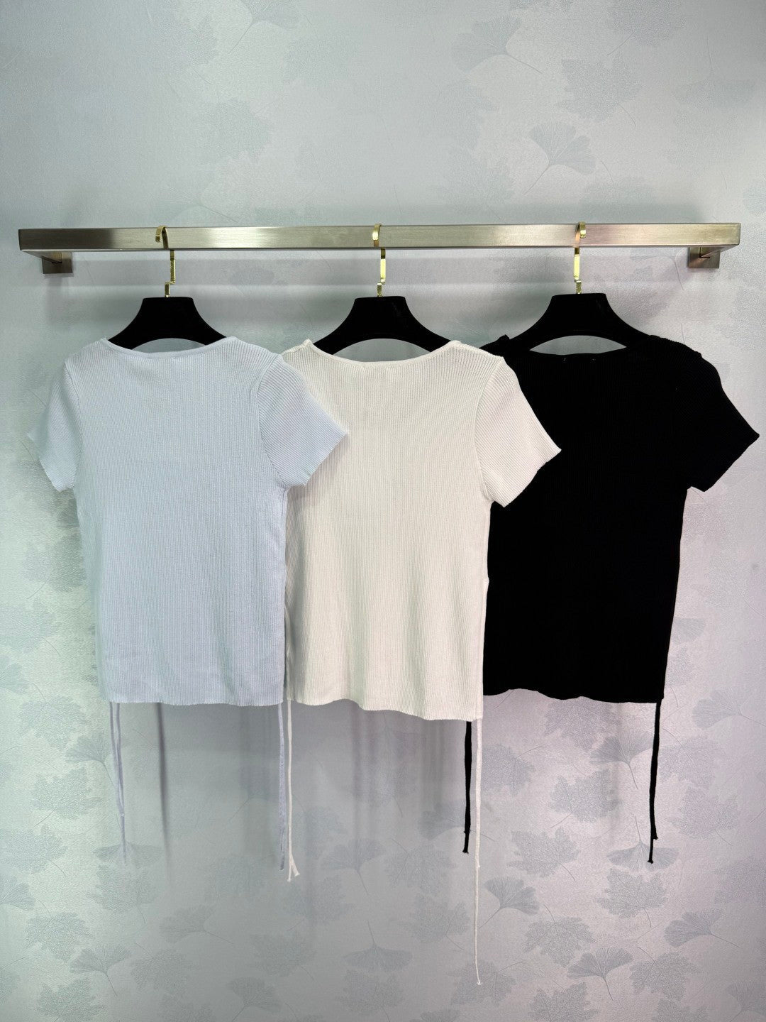 Gerippte Logo-T-Shirts mit seitlichen Kordeln