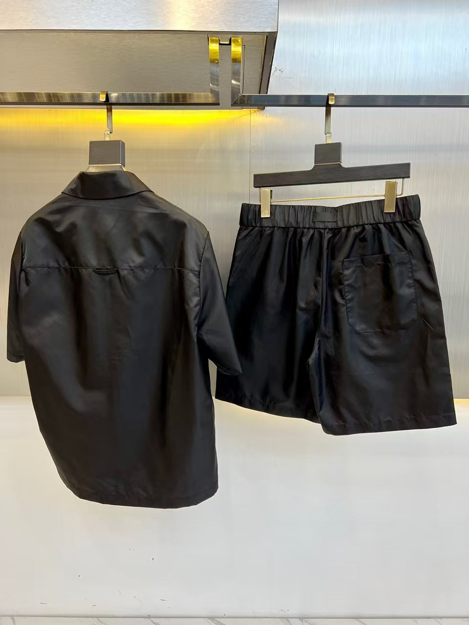 Short de sport pour homme avec logo triangle d'été