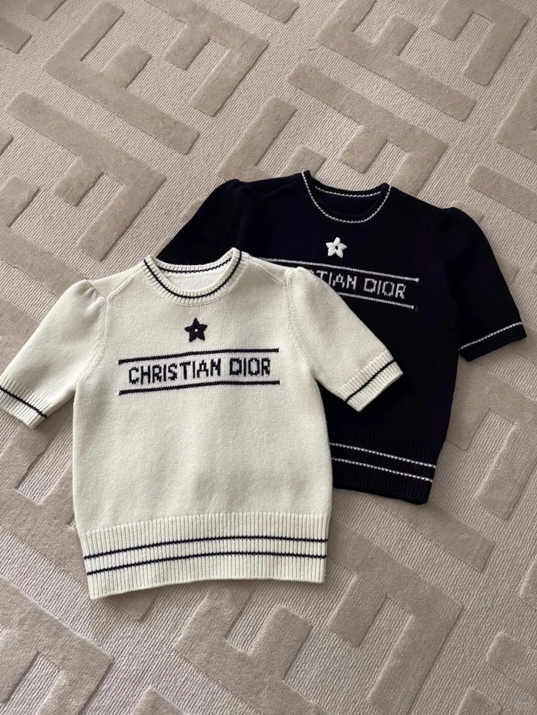 Chemise à manches longues brodée en tricot de laine