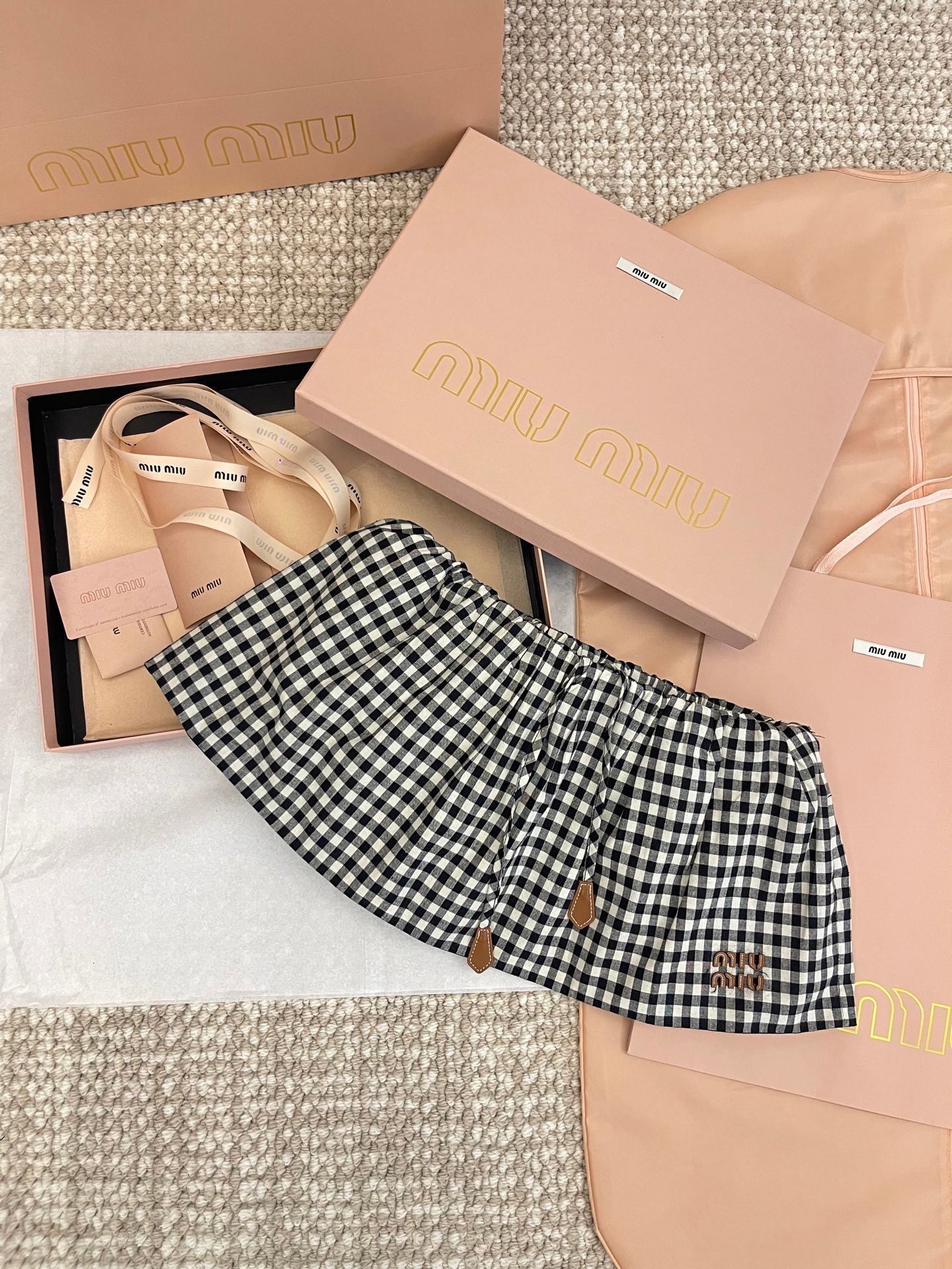 Mini-jupe vichy noire et blanche