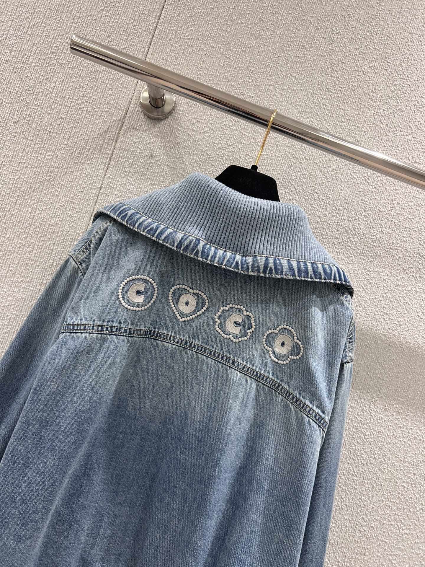 Denim à revers brodé en forme de cœur, série Beach