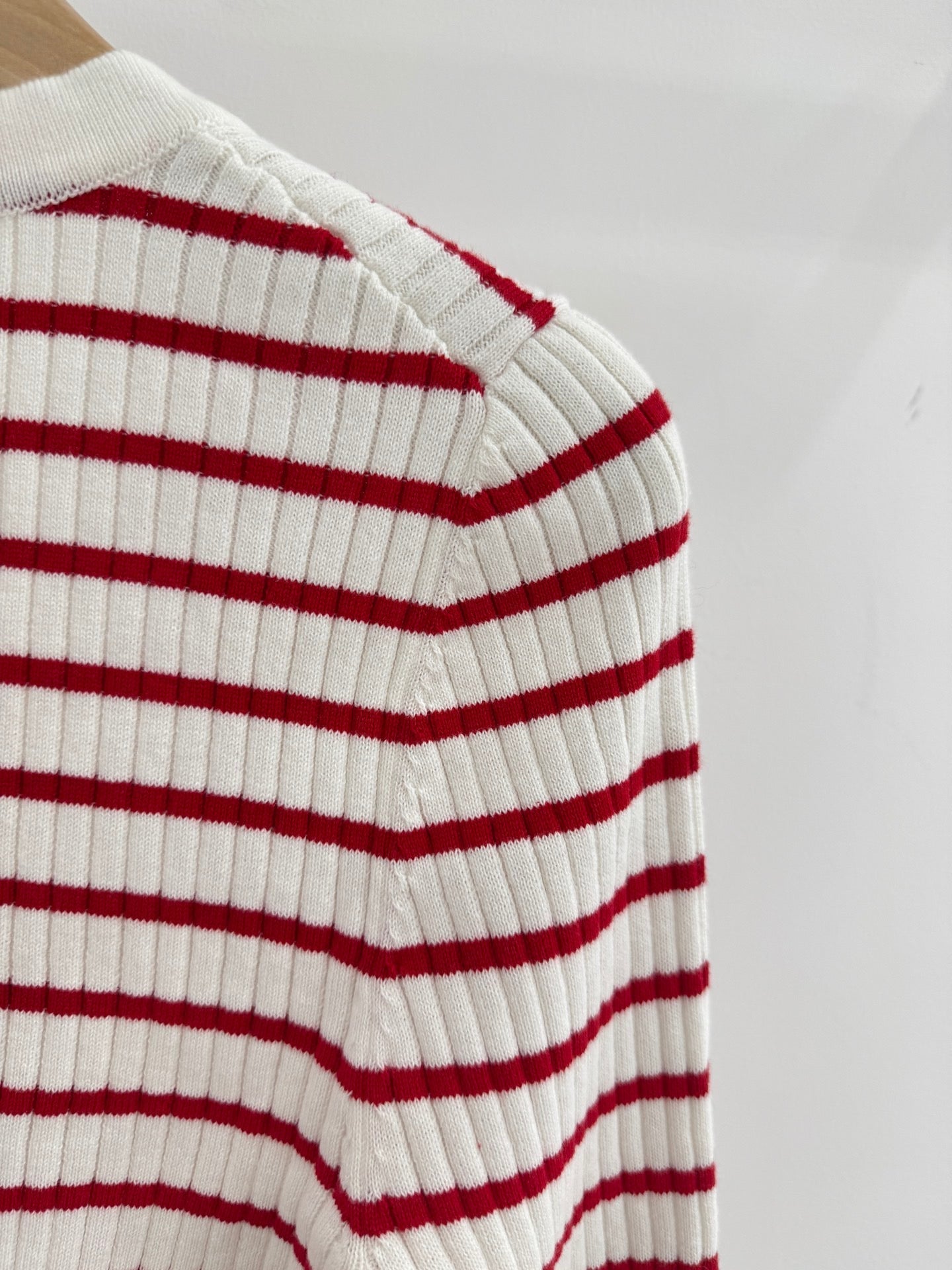 25 nouveaux styles de printemps et d'automne, petit cardigan en tricot rayé