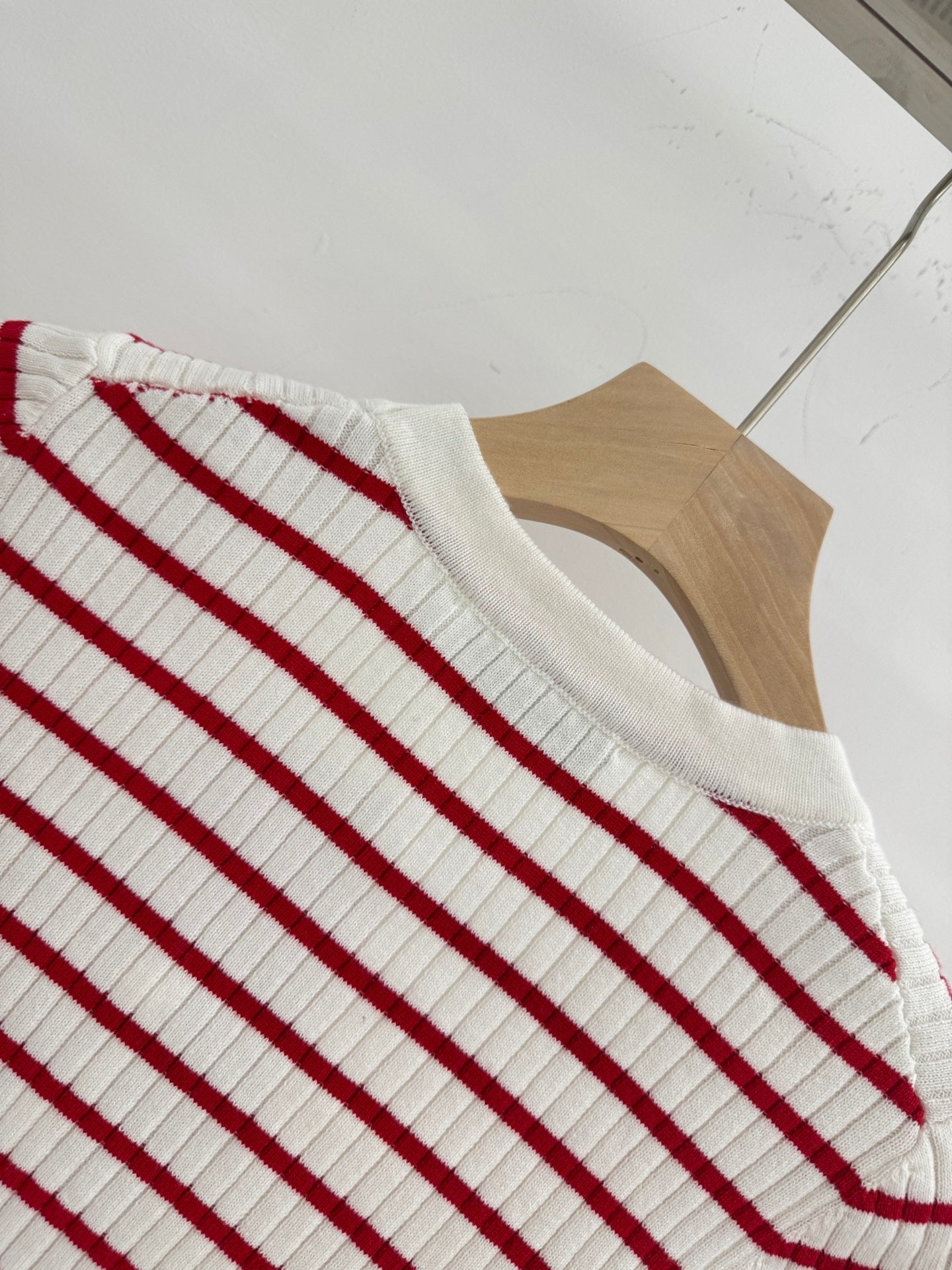 25 nouveaux styles de printemps et d'automne, petit cardigan en tricot rayé