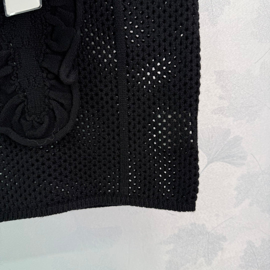 Black hollow suspenders