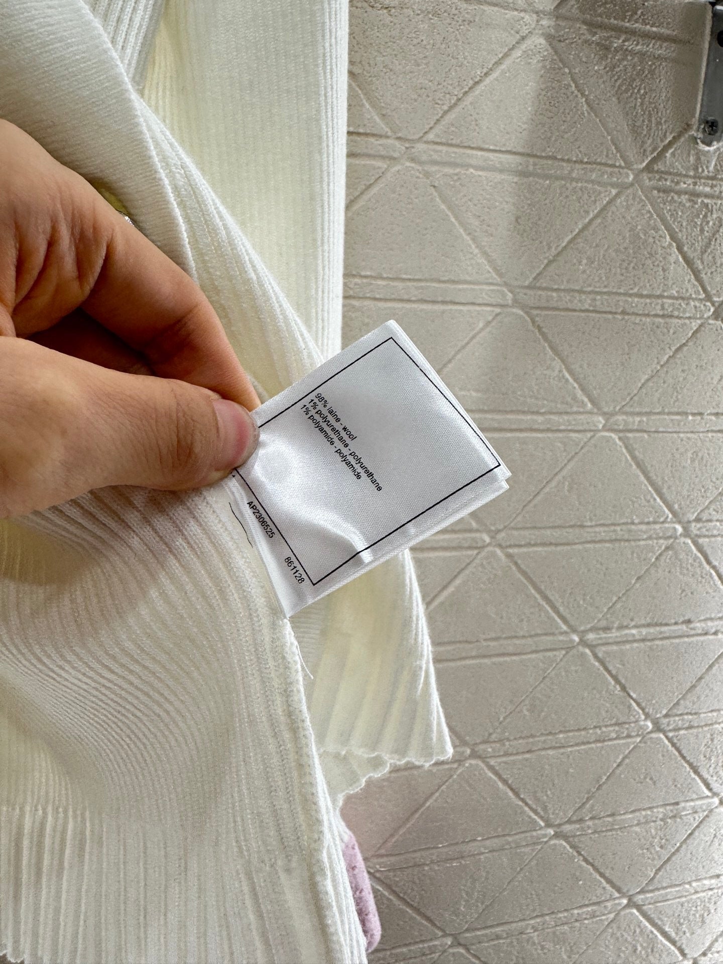 Cardigan tricoté à empiècements de couleur contrastée