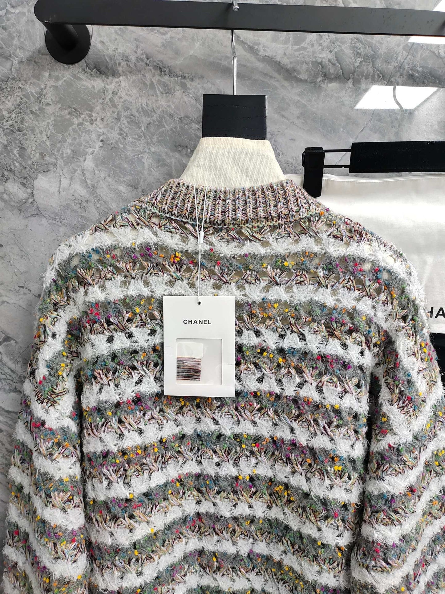 Tissage lourd avec bordure en diamant de couleur fil