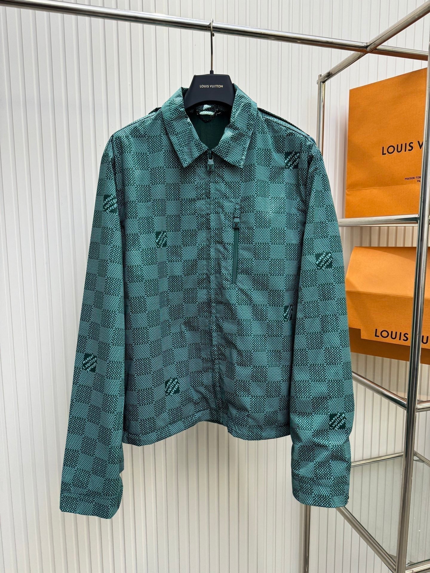 Veste coupe-vent à capuche à damier 24FW NEW L