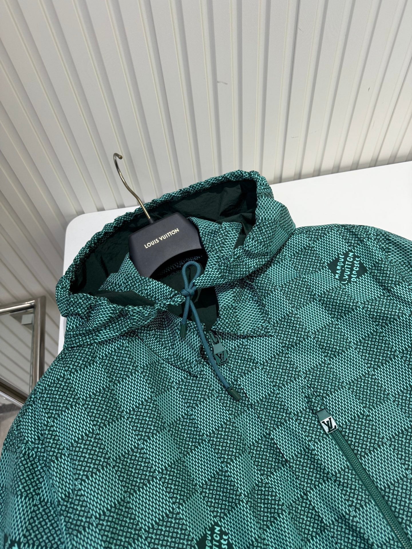 Veste coupe-vent à capuche à damier 24FW NEW L