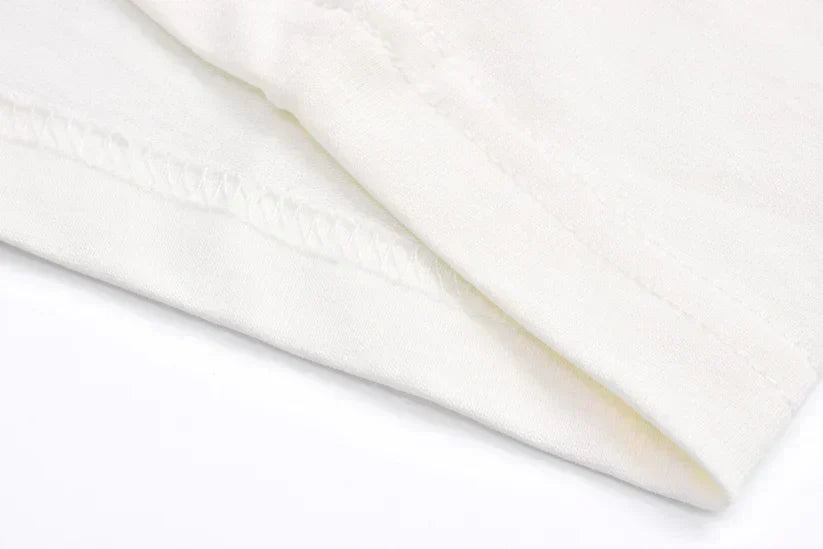 Kurze Ärmel mit Regenbogenbuchstaben