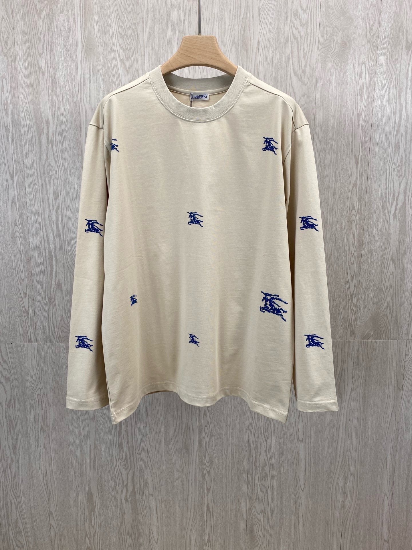 Sweat-shirt brodé Burber