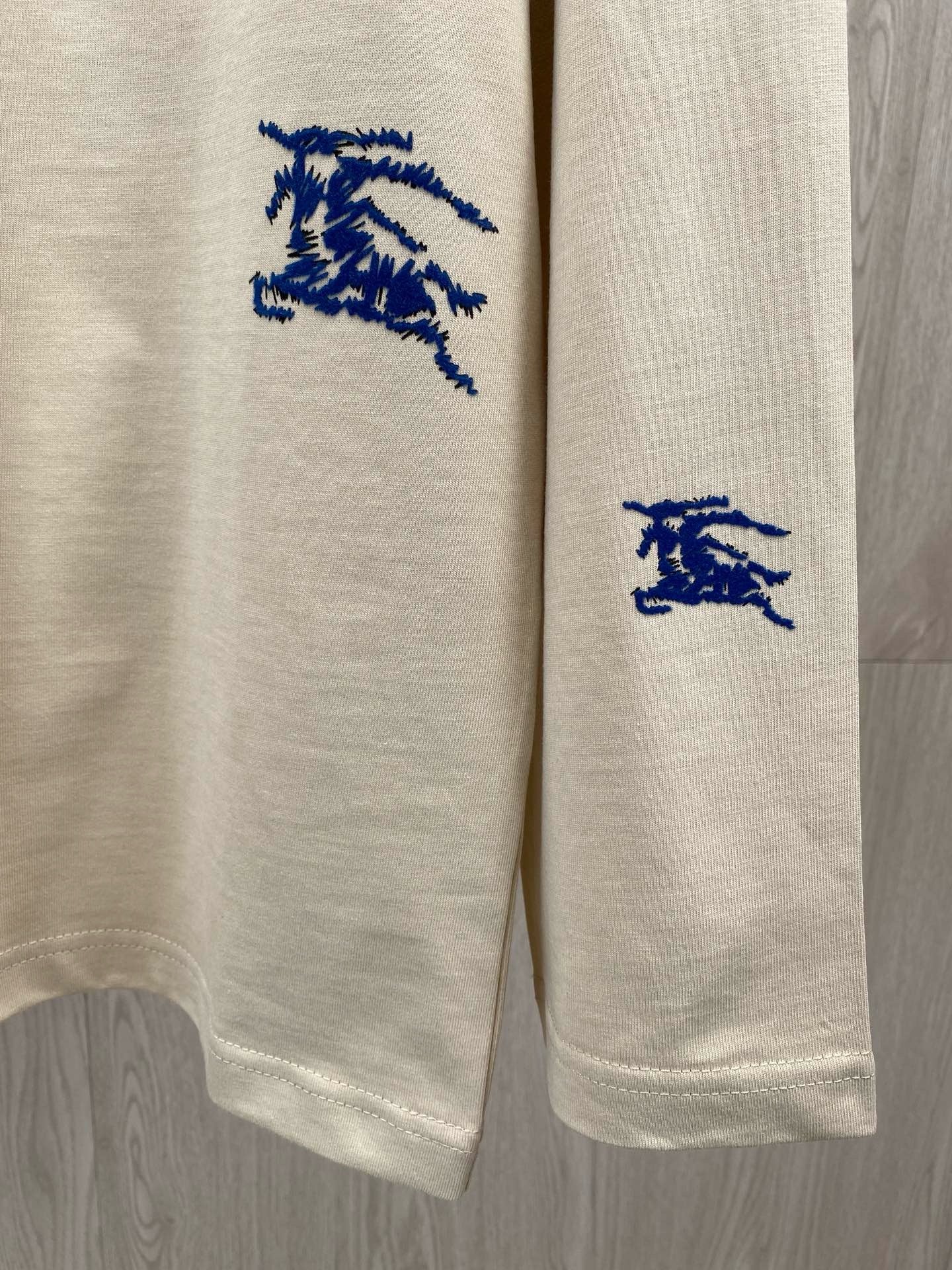 Sweat-shirt brodé Burber