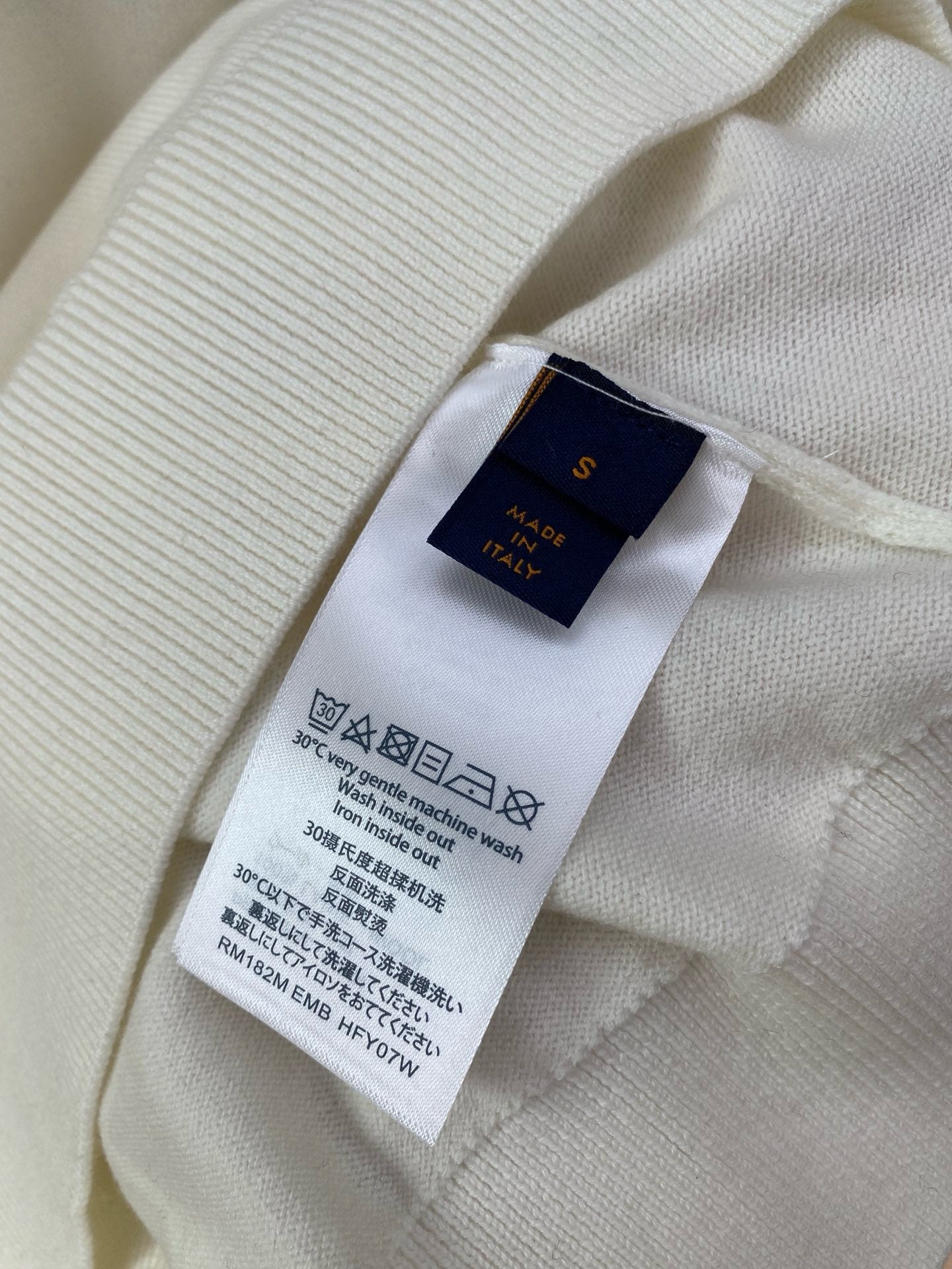 pull en tricot blanc à double rayure avec logo appliqué pour couple