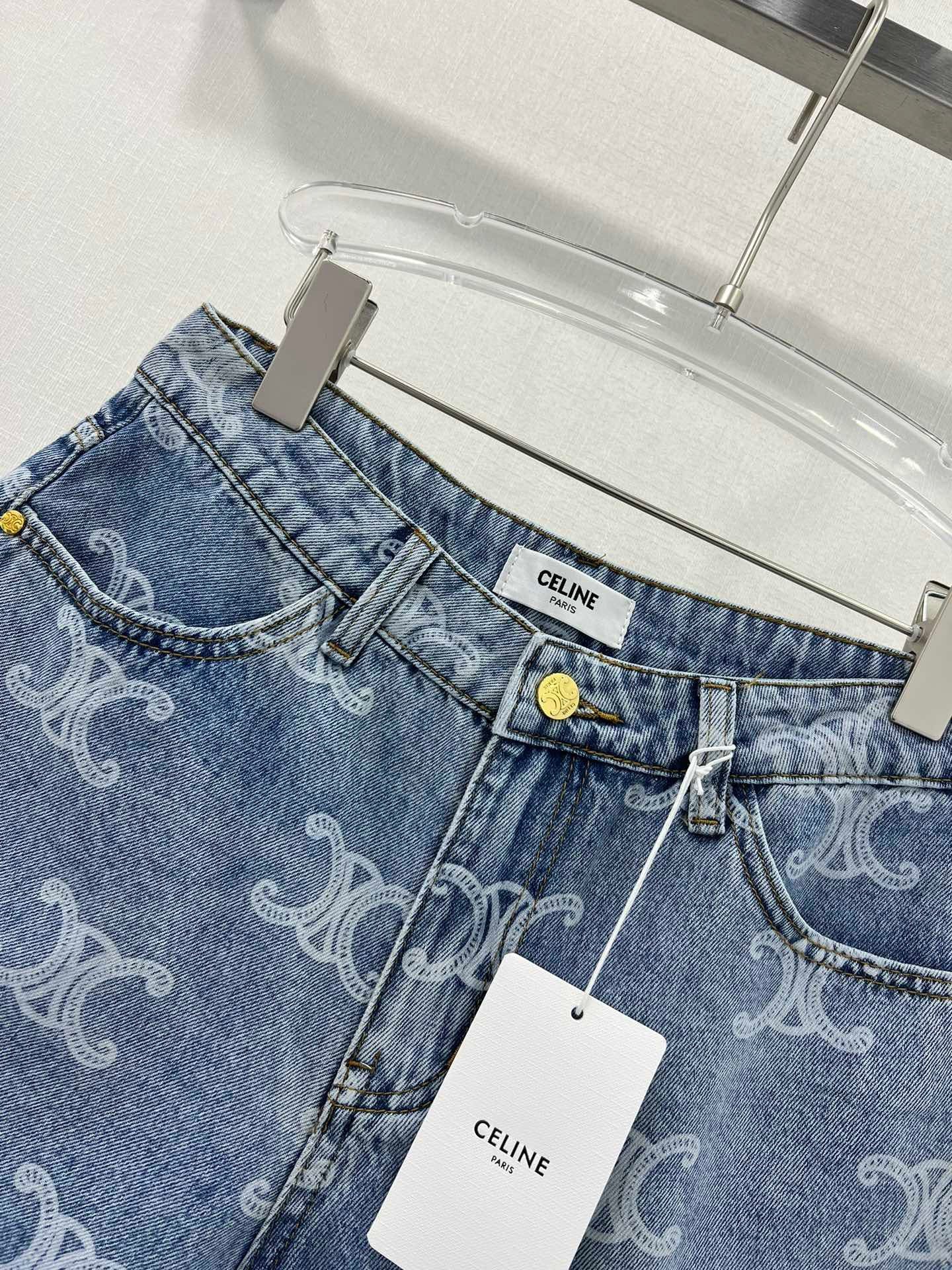 Tissu denim en coton sergé avec imprimé Arc de Triomphe sur toute la surface
