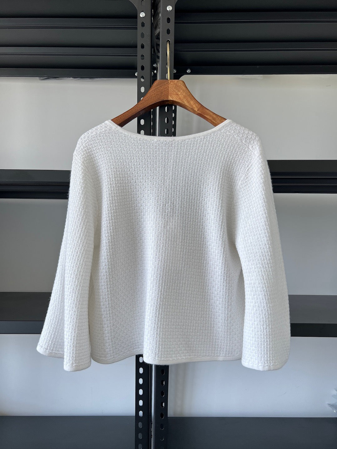 Camellia – Strickjacke mit Rautenknöpfen