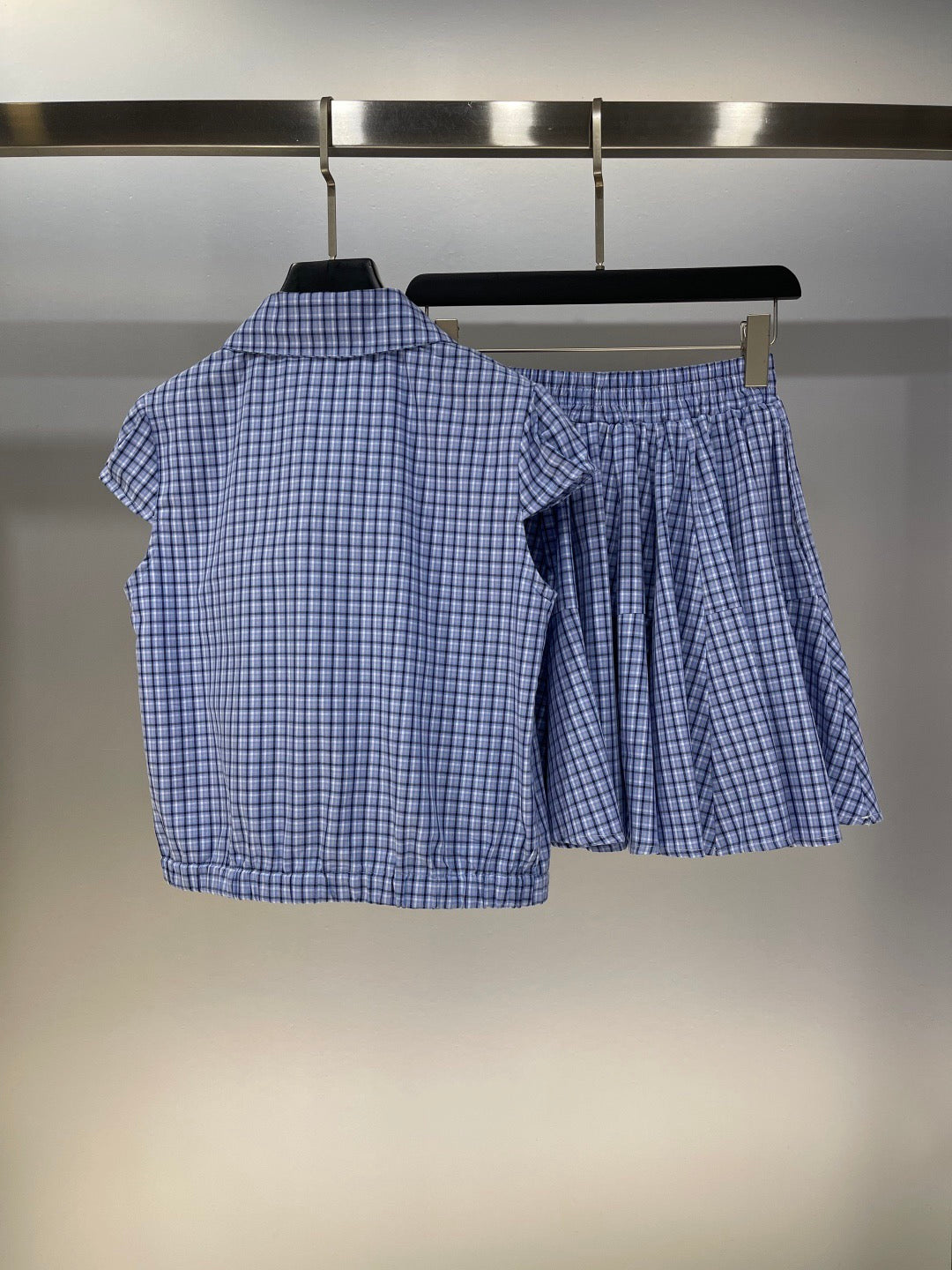 Jupe décontractée à volants et taille élastique avec patch brodé