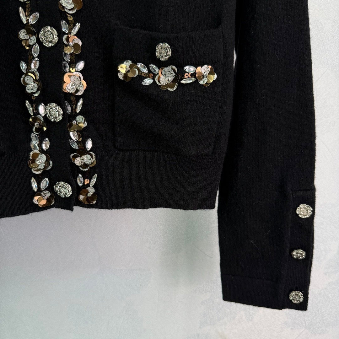 Cardigan en tricot à fleurs perlées