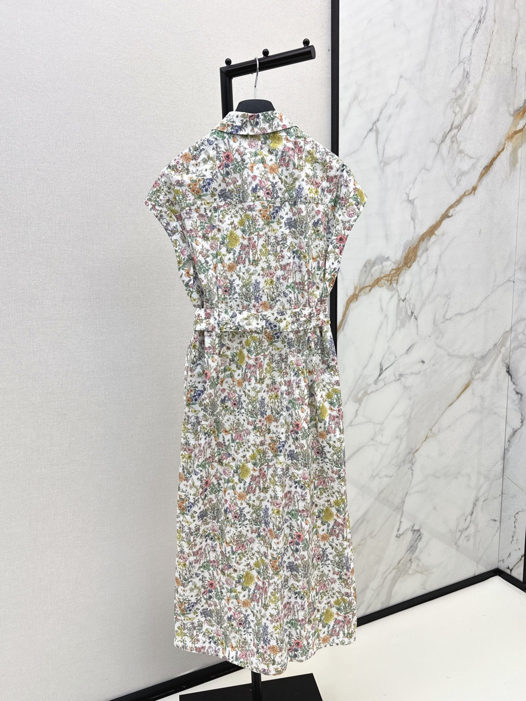 Floral print sleeveless dress