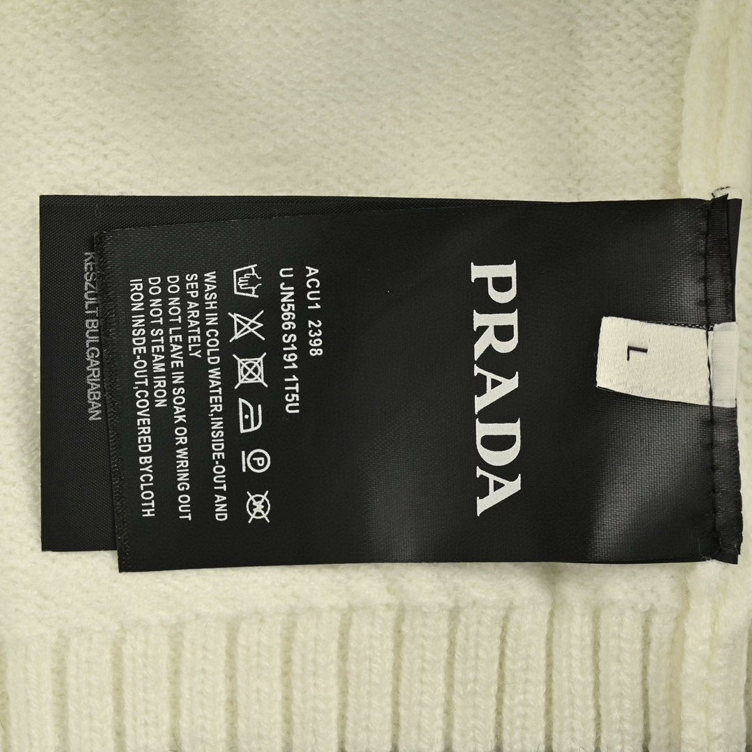 Pull cardigan preppy à appliqués