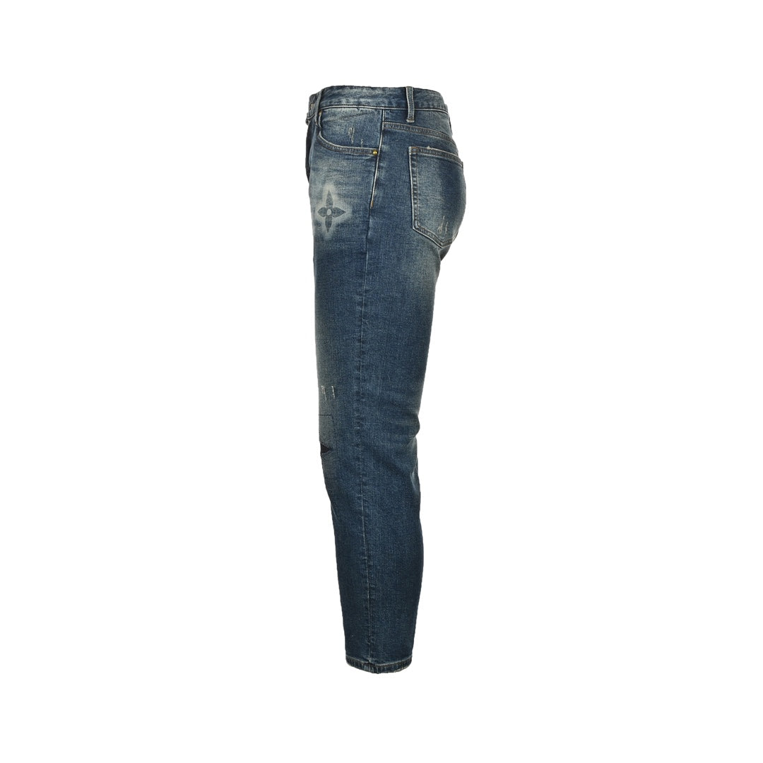 Jeans mit Stickpatches